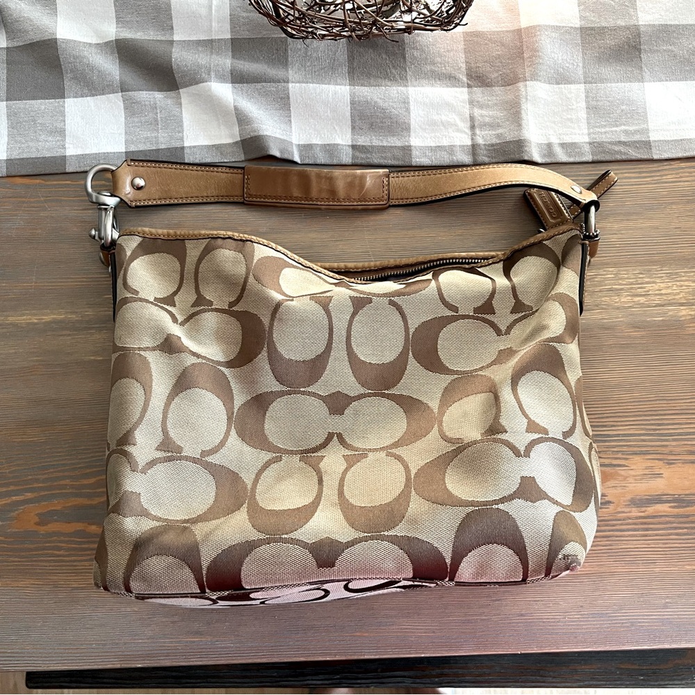 COACH Signature C Design Leather Trimmed Bucket Bag/Purse, Excellent condition.